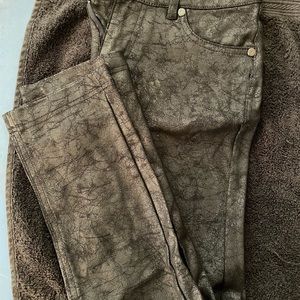 Timing sz 6 super stretch skinny vegan leather